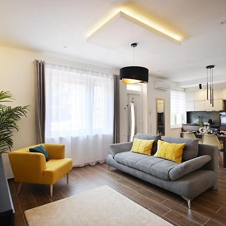 Zora Apartman Еґер Екстер'єр фото