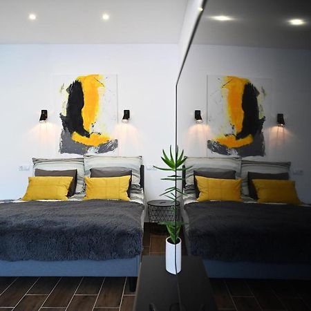 Zora Apartman Еґер Екстер'єр фото