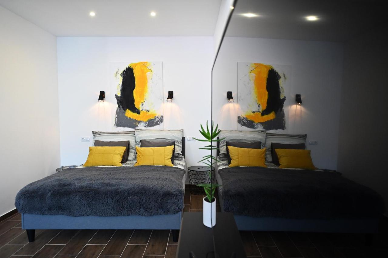 Zora Apartman Еґер Екстер'єр фото